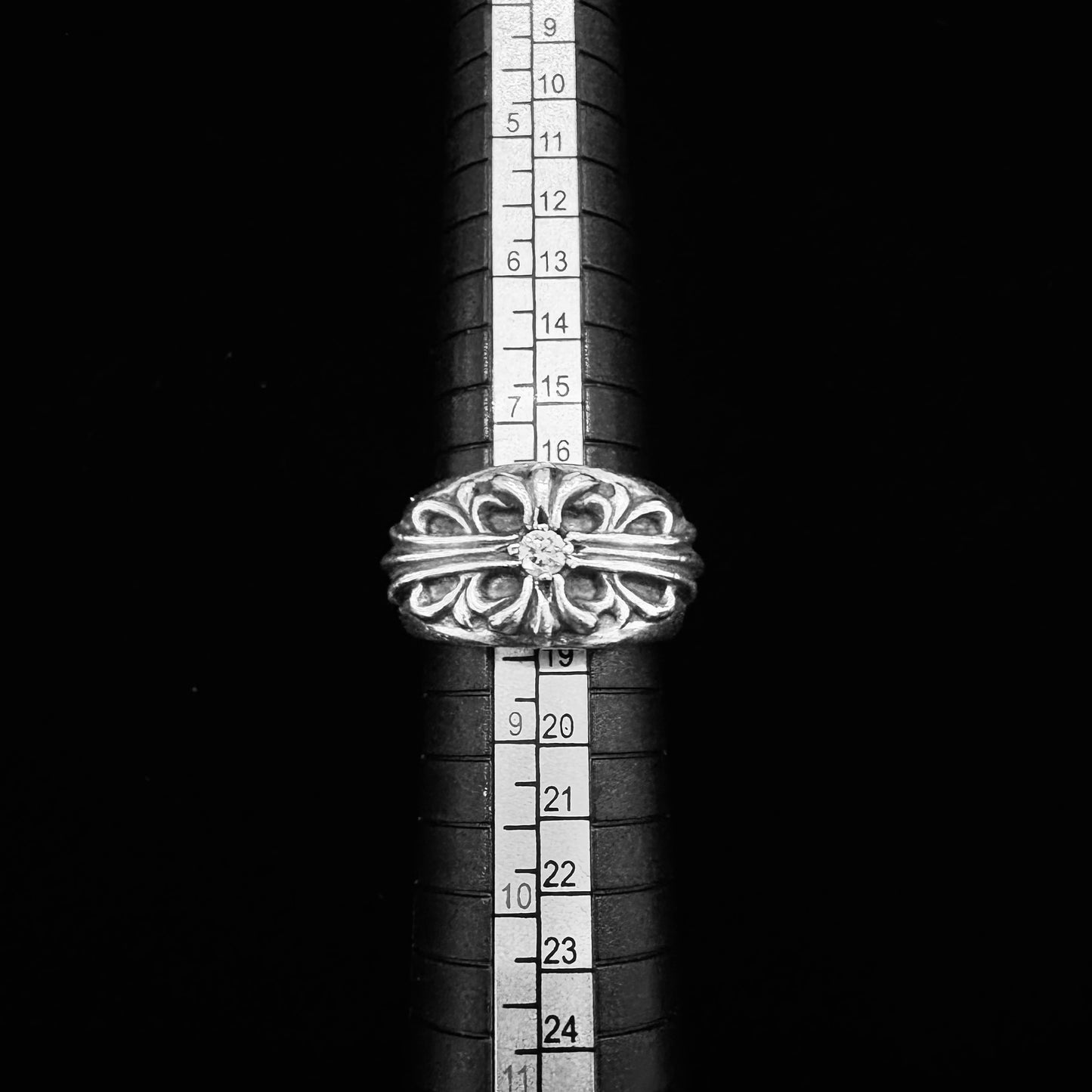Chrome Hearts Floral Cross Ring With Diamonds 戒指