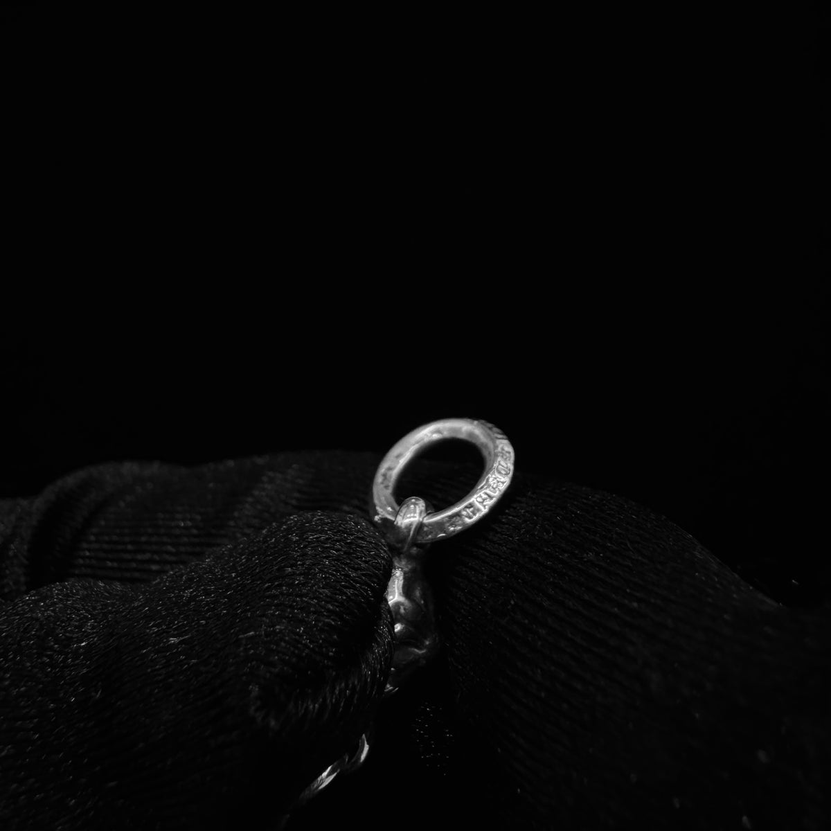 Chrome Hearts 1 Ball Tiny Cross With Ball Chain 項鏈