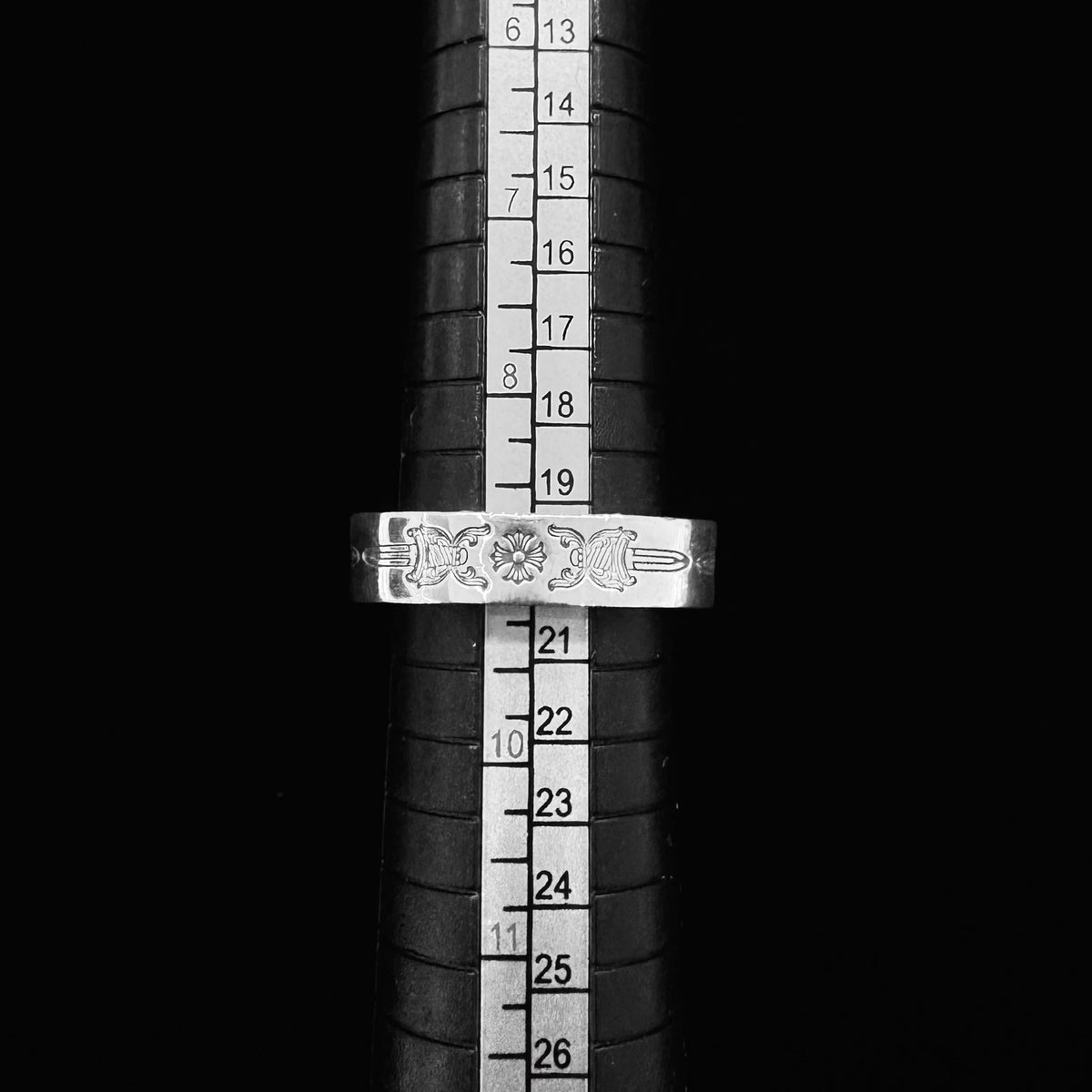 Chrome Hearts Dagger Spacer Ring 戒指