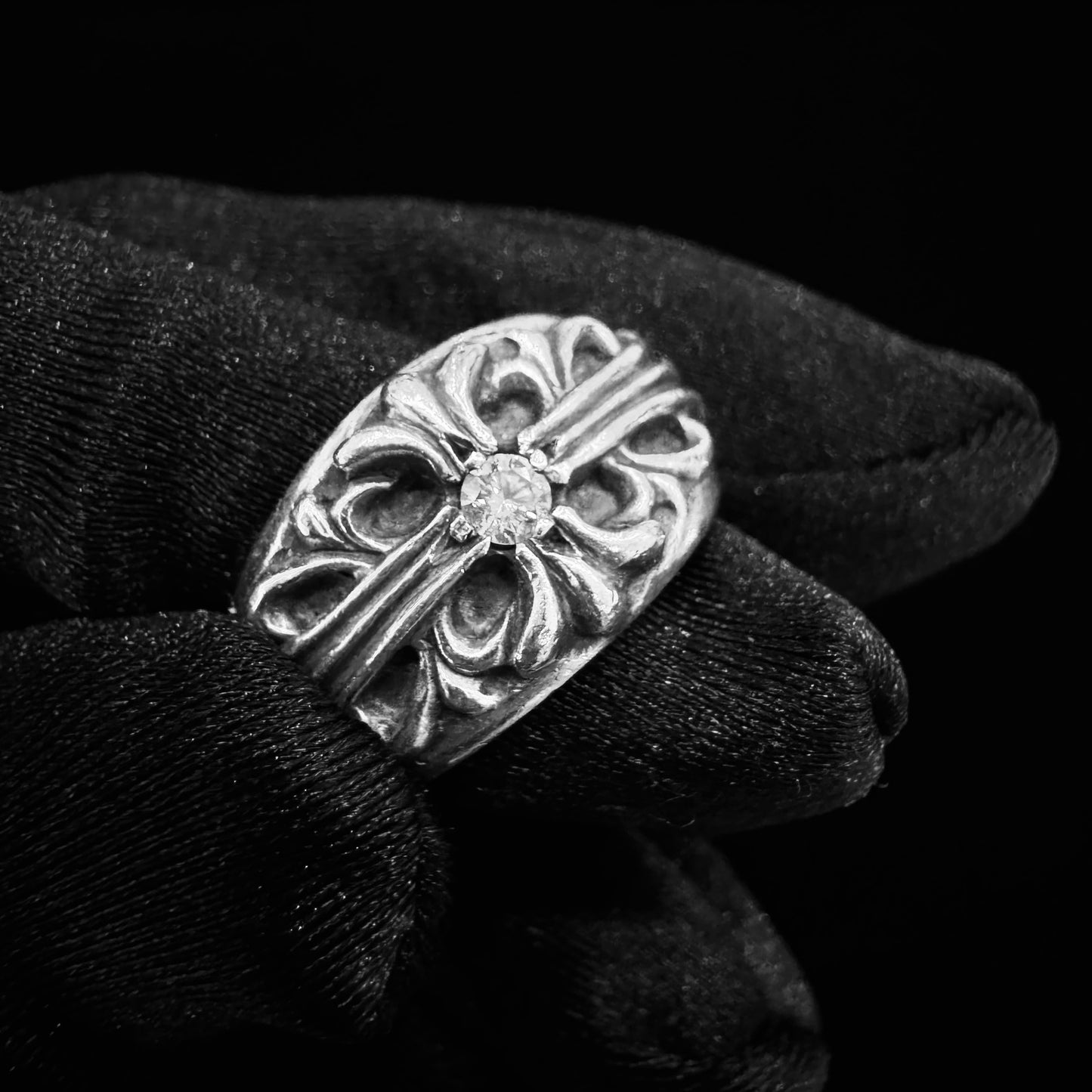 Chrome Hearts Floral Cross Ring With Diamonds 戒指