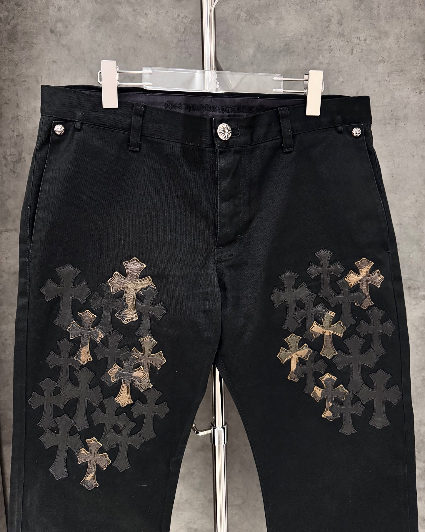 Chrome Hearts Flood Camo & Black Cross Patch Chino Pants 工作褲