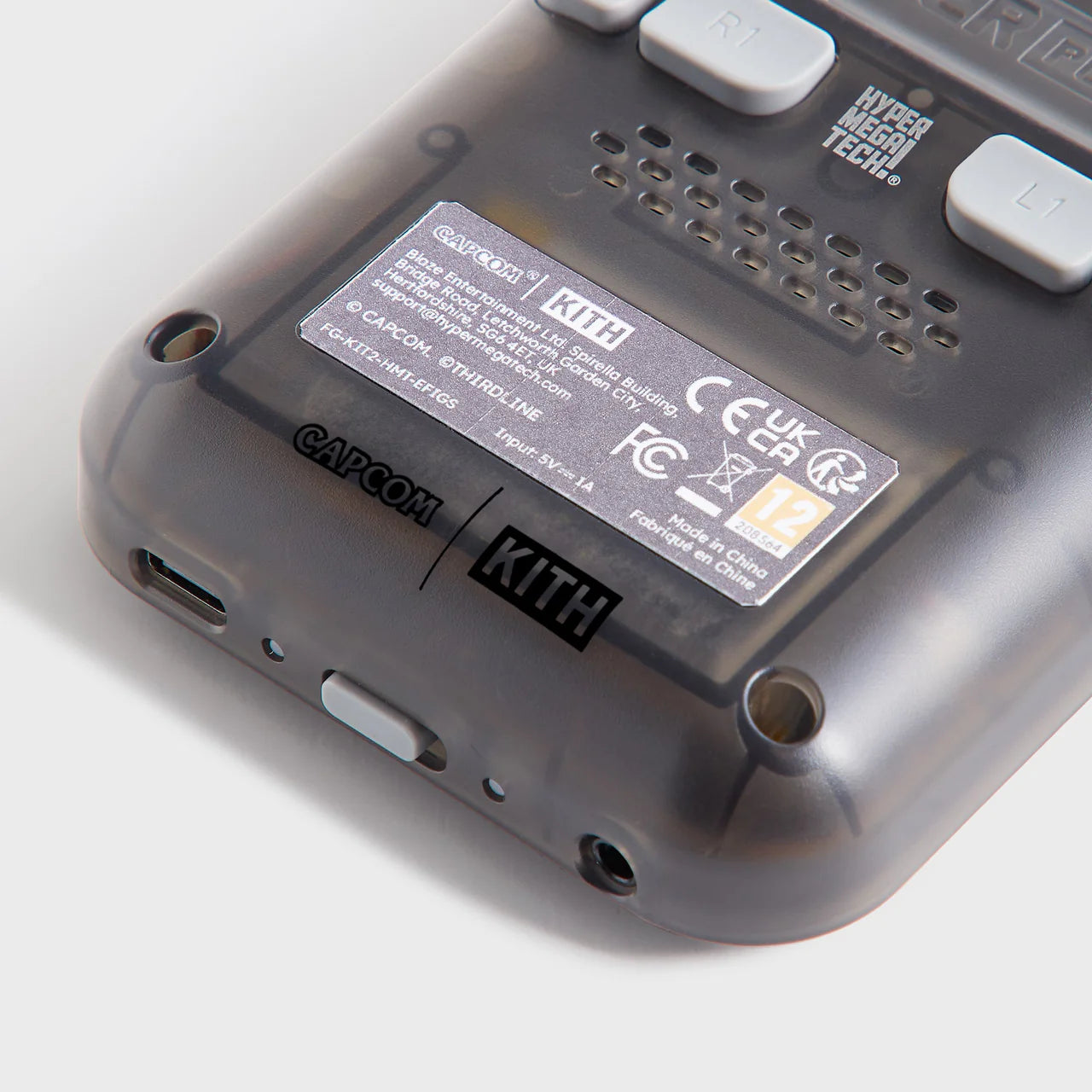 KITH for Hyper Mega Tech Super Pocket 掌上機
