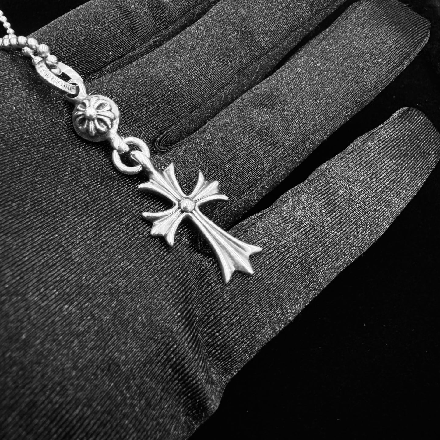 Chrome Hearts 1 Ball Tiny Cross With Ball Chain 項鏈